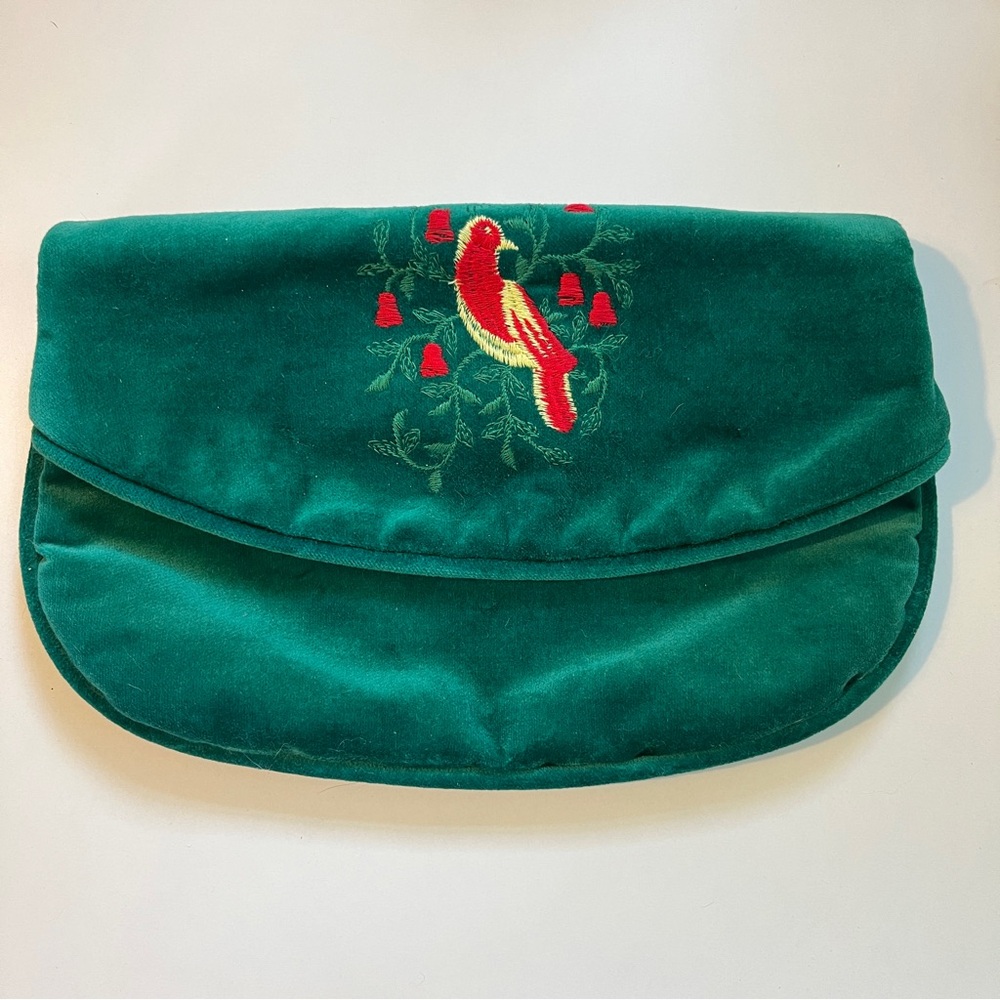 Vintage 1980s rare Jeannie Bouchever Embroidered Green Clutch
